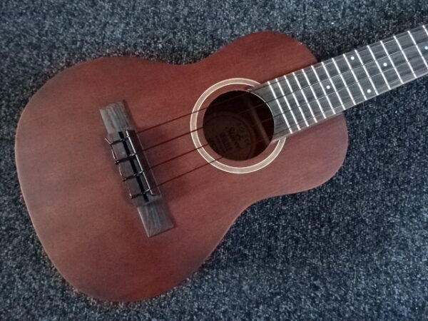 Ukulele Shiver UCS200 electro - atelier occazik